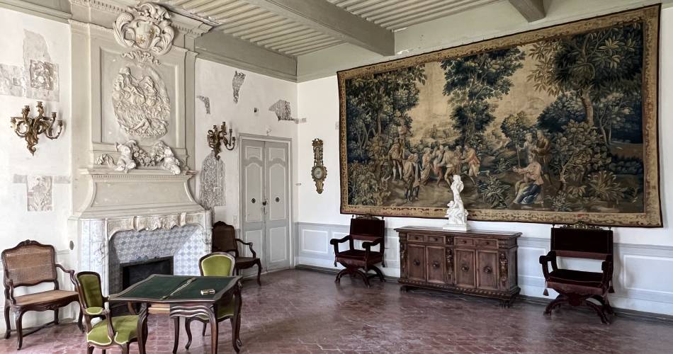 Visit Thézan Castle and its grounds@Chateaudethezan